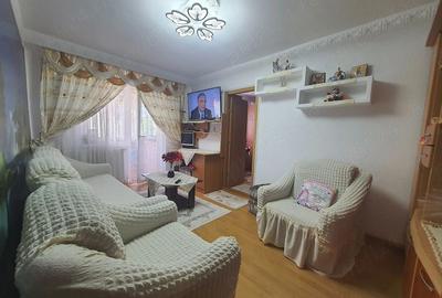Apartament cu 2 camere semidecomandat în Km 4-5