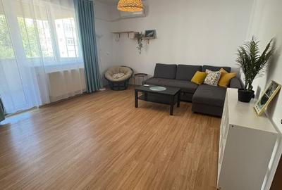 Apartament cu 2 camere decomandat, mobilat în Central