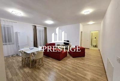 Apartament cu 3 camere semidecomandat, mobilat în Piața Cluj