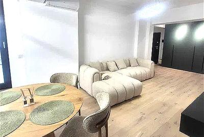 Apartament cu 3 camere semidecomandat, mobilat în Pipera