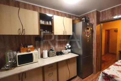 4 camere | Titan | Decomandat | 1974 anvelopat - 12