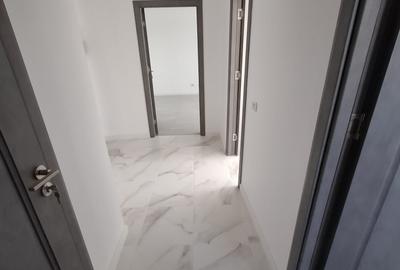 Tomis Nord (Ciresica)- 2 camere decomandate,  totul nou - 115.000euro - 13