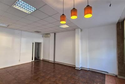 Spatiu comercial 70 mp , Simion Barnutiu, parcare in fata - 3
