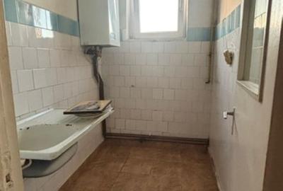 Apartament 2 camere , zona Decebal - 5