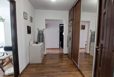Titan,500 m de Metrou 1 Decembrie | 2camere, decomandat, 6/10, mobilat - 7