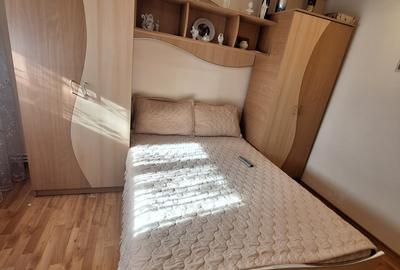 Apartament 3 camere decomandat, etaj 2, Micro 13, - 2