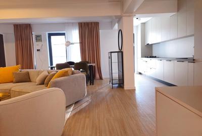 Apartament cu 4 camere decomandat, mobilat în Iancu Nicolae