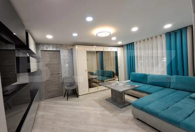 Apartament cu 2 camere semidecomandat, mobilat în Micro 11