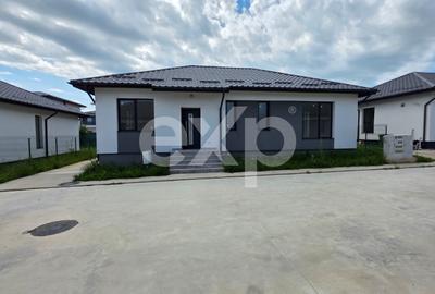Casă individuală pe parter | 4 camere | 106 mp utili | Teren 300 mp | Tunari - 11