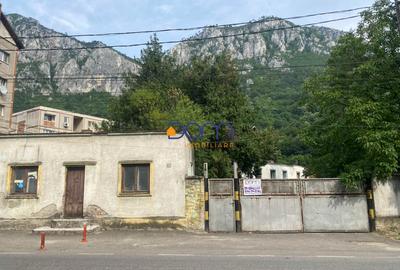 De vanzare teren si constructii in Baile Herculane, zona centrala