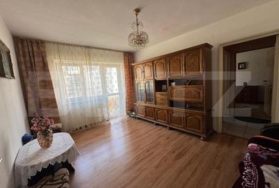 Apartament cu 2 camere semidecomandat, mobilat în Gojdu