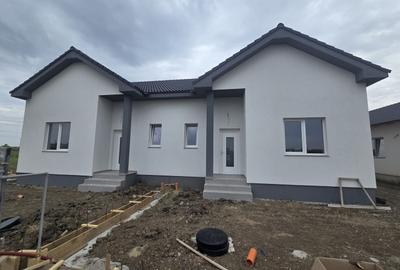Duplex cu 3 camere în Moșnița Nouă