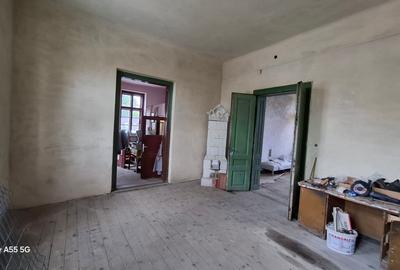 Casa de vanzare  - Ilia, str. Traian , nr. 2 - 7