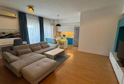 Apartament cu 2 camere semidecomandat, mobilat în Central