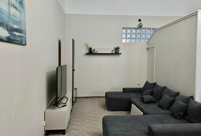 Ultracentral, Ferdinand | Studio elegant 70 mp | Tavane înalte | AC - 4