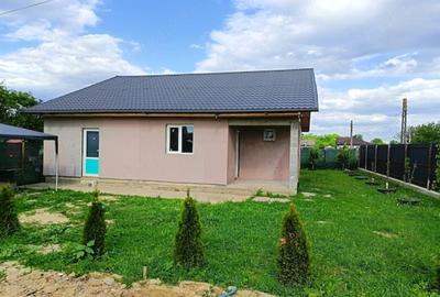 Casă individuală cu 3 camere în Chiscani