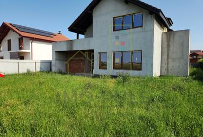 Casă individuală cu 5 camere în Moșnița Nouă