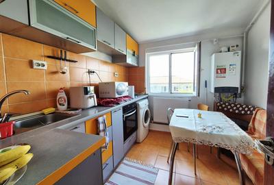 Apartament cu 3 camere semidecomandat, mobilat în Km 4-5
