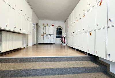 Casa spațioasă, cu spațiu comercial, locuri de parcare - Aradului Vest - 15
