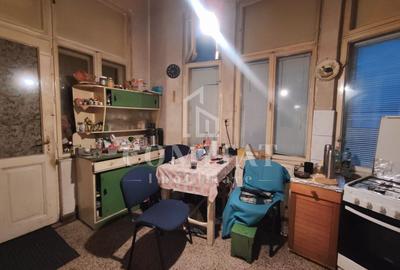 Apartament cu 2 camere semidecomandat, mobilat în Central