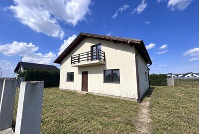 Casă individuală cu 4 camere în Țegheș