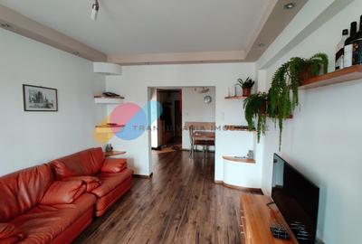 Apartament cu 4 camere semidecomandat în Zorilor