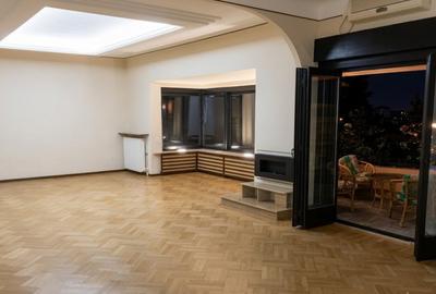 Birou, de 250.00 mp, în Romană