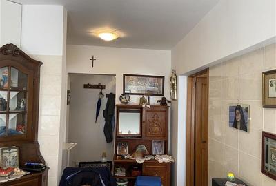 Apartament 2 camere , zona ultracentrala - Piata Moldovei , et 2 , decomandat , - 7