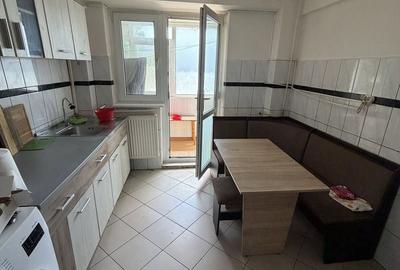 De închiriat apartament 3 camere cartier Obor - 2