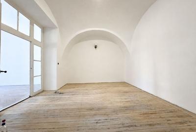 0 % Comision, 2 camere, parcare  - cladire an 1654 - Centru istoric - 11