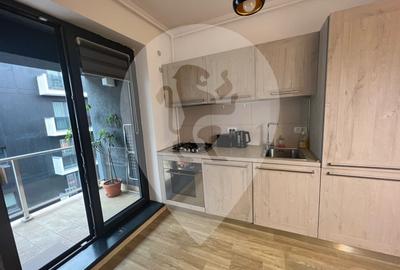 Apartament cu 2 camere semidecomandat, mobilat în Centrul Civic