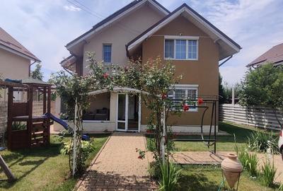 Casă individuală cu 4 camere în Domnești