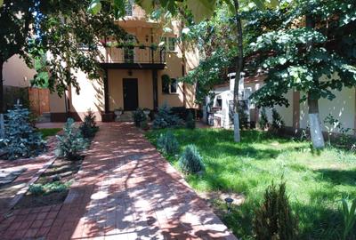 Vila superbă P+2  Brancoveanu - metrou | Singur curte - 2