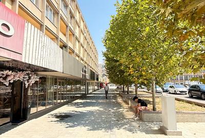 Apartament semidecomandat, Centru – Strada Revoluției, etaj 1 - 16