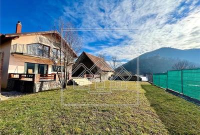 Casă individuală cu 10 camere în Cisnădioara