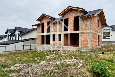 Duplex cu 4 camere, 89mp utili, 250mp teren - Cisnadie - 1