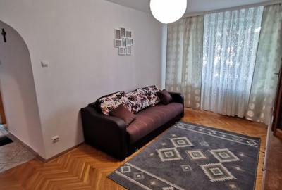 Apartament cu 3 camere decomandat în Tineretului