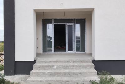 FARA COMISION Sabareni casa mare 3 camere 2 bai beci PARTER placa la cheie 500mp - 7