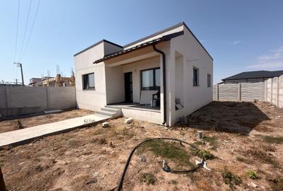 Casă individuală cu 3 camere în Cârcea