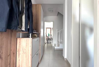 Duplex cu piscina- 4 camere si 2 bai - zona foarte buna- Mosnita Noua - 15