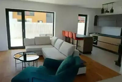 Apartament cu 4 camere semidecomandat în Pipera