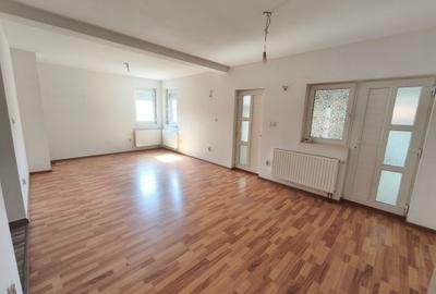 Chișoda casa 7 camere 1200 euro - 9