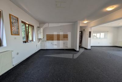 Apartament cu 4 camere semidecomandat în Andrei Mureșanu