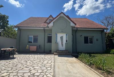 Casă individuală cu 6 camere în Lazu