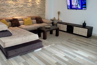 Apartament cu 3 camere decomandat, mobilat în Peninsula