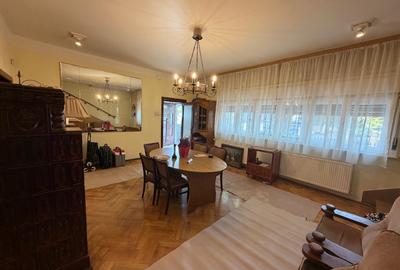 Casă cu 7 camere în Aviatorilor