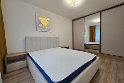Apartament cu 2 camere semidecomandat în Podu Roș