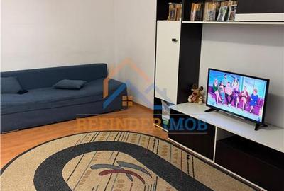 Apartament cu 3 camere decomandat în Tineretului