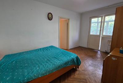 Narcisa-str Bucegi etajul 2-liber - 1