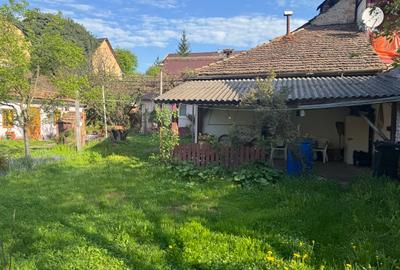Casa 3 camere , 500 mp teren , zona C.R.Vivu - 2